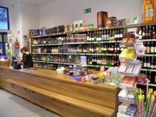 stand de casă cu spațiu pentru ambalare