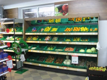 raft comercial pentru produse de sezon